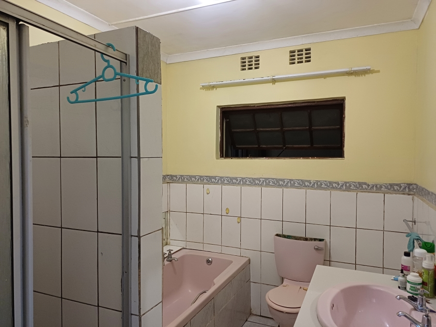 To Let 3 Bedroom Property for Rent in Sunnyridge Eastern Cape